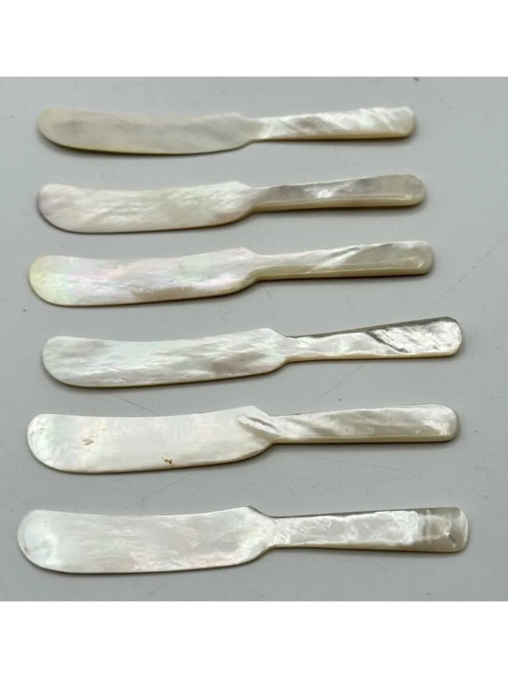 Vintage Mother-of-Pearl Butter Caviar Spreader Set of 6 In Box NEW